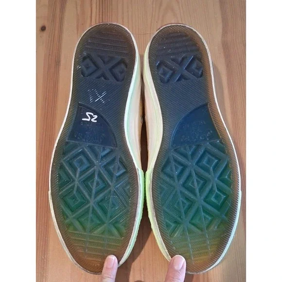 Converse Chuck 70 Low Pigalle Collab Sneakers Barely Volt Orange Size M6 W7 Rare - Picture 4 of 6